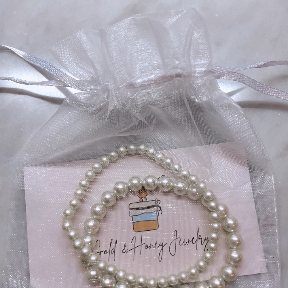 Pearl stackable bracelet from Gold and Honey jewelry - Picture 7 of 9